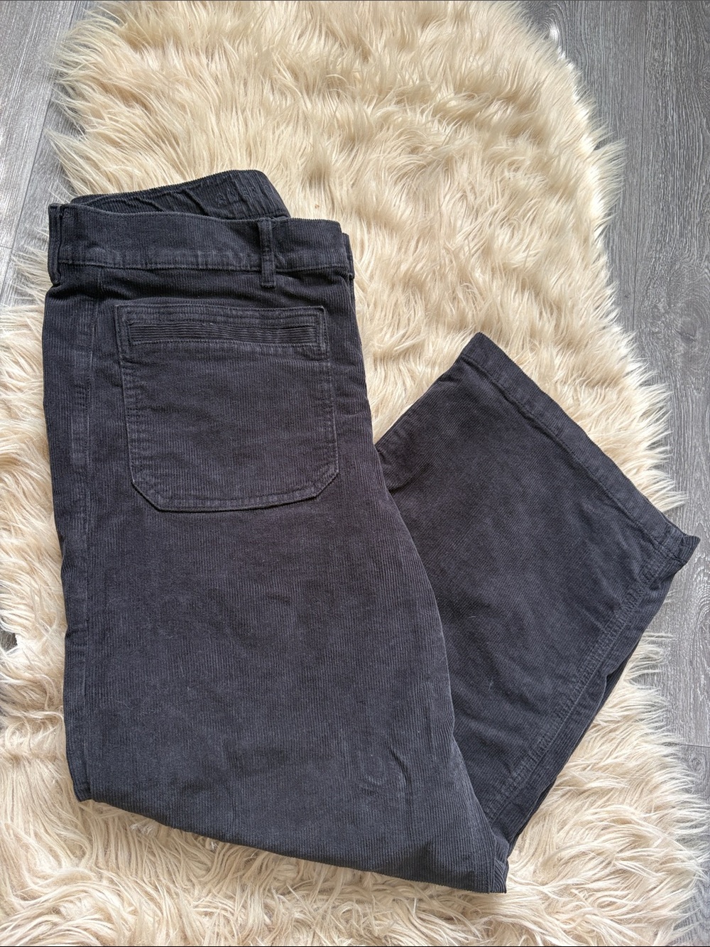 American Eagle Outfitters 12 Short Wide Leg Corduroy Pants - Black
